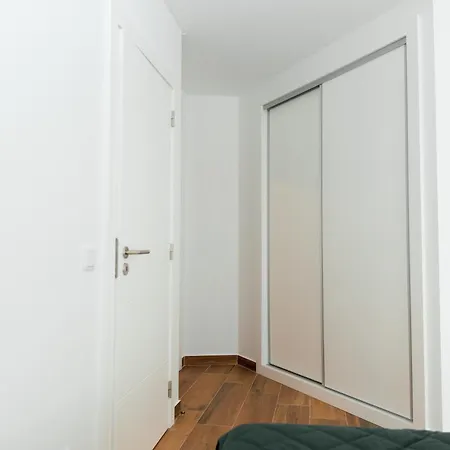 Apartment Gold Ferrel Ii